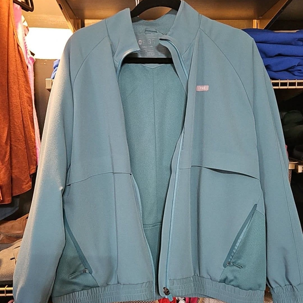Figs Women's Teal Lightweight Jacket